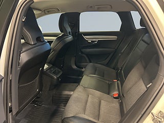 Volvo V90 D4 AWD Momentum Adv Kamera/Drakrok/SoV-Däck/Navi – bild 13