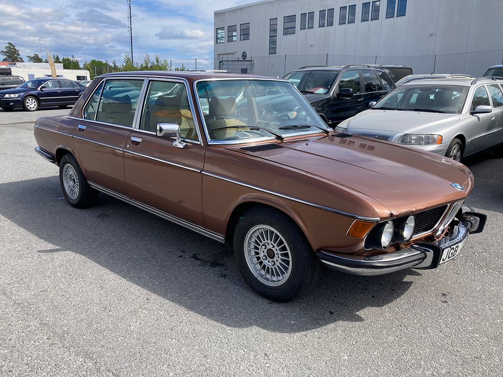 BMW 3.0 3,0 Lang Aut 180Hk Fin svensks original lågmil