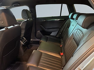 Skoda Superb Kombi 2.0 4×4 L&K Dragkrok Dvärm Canton Navi Kamera S&V – bild 13