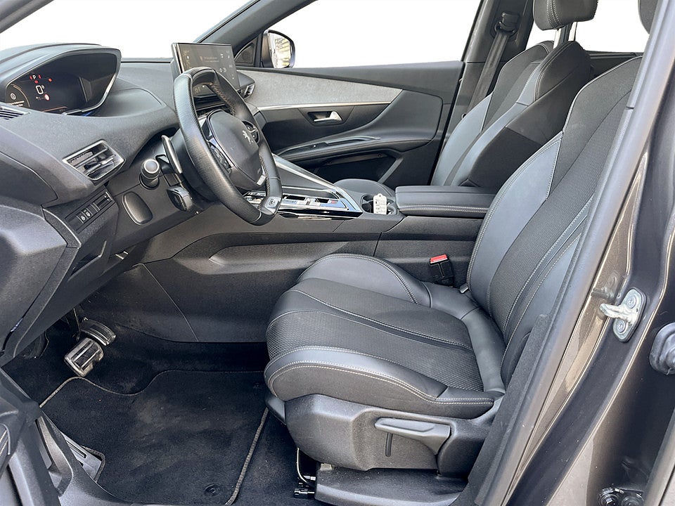 Bild på Peugeot 5008 GT 1.2 PT 130hk Aut 7-SITS B-KAMERA 