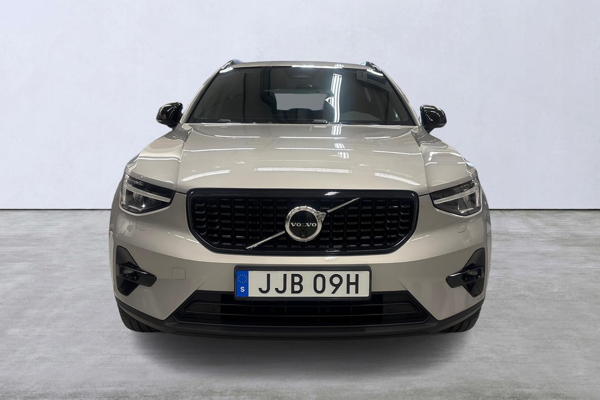 Volvo XC40 B3 FWD Bensin Plus Dark 2025, bild 7/10