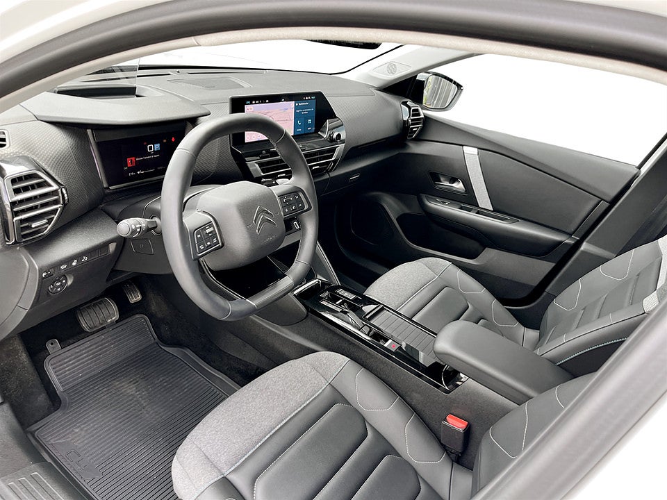 Bild på Citroën C4-X Shine 1.2 PT 130hk Aut B-KAMERA NAVI