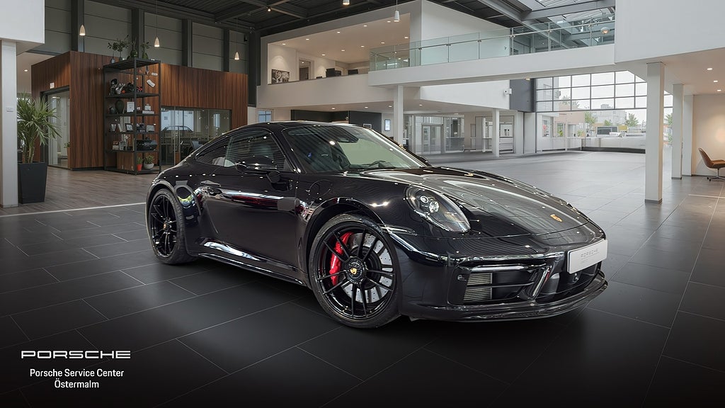 Porsche 911 Carrera 4 GTS