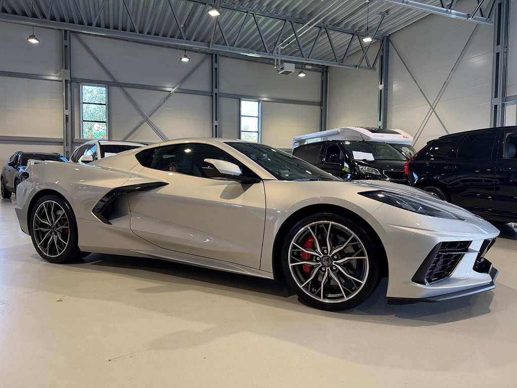 Chevrolet Corvette 2023 - miniatyr 3