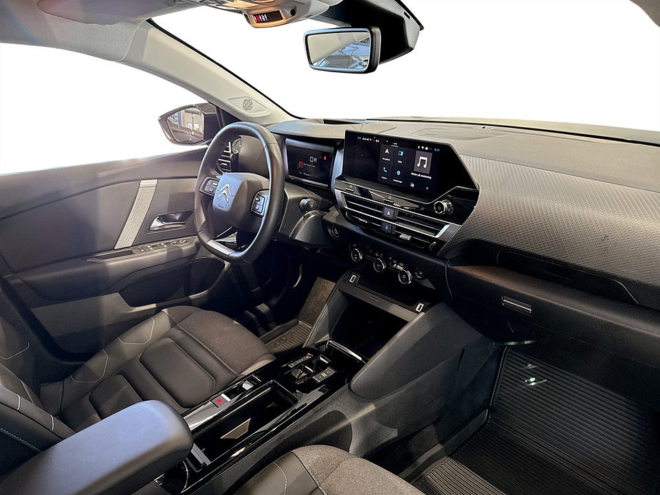 Bild på Citroën C4-X Shine 1.2 PT 131hk Aut B-KAMERA CARPLAY