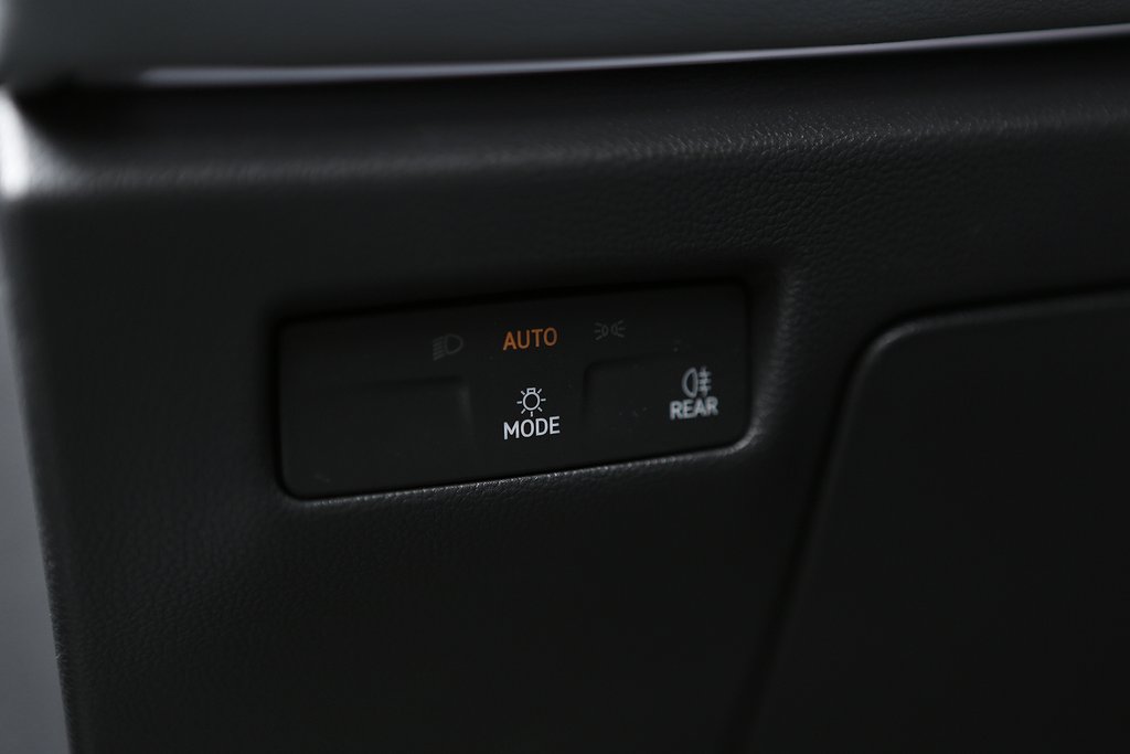 Volkswagen Passat Sportscombi 1,5 eTSI Business Värmare Drag 2025