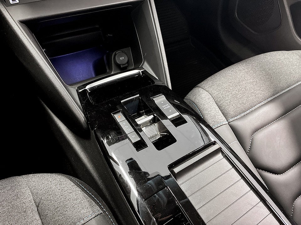 Bild på Citroën C4-X Shine 1.2 PT 130hk Aut B-KAMERA CARPLAY