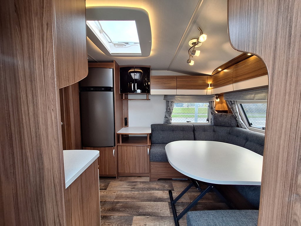 Polar Edition 590 BK 2.5 Barnkammare, Tält -2023