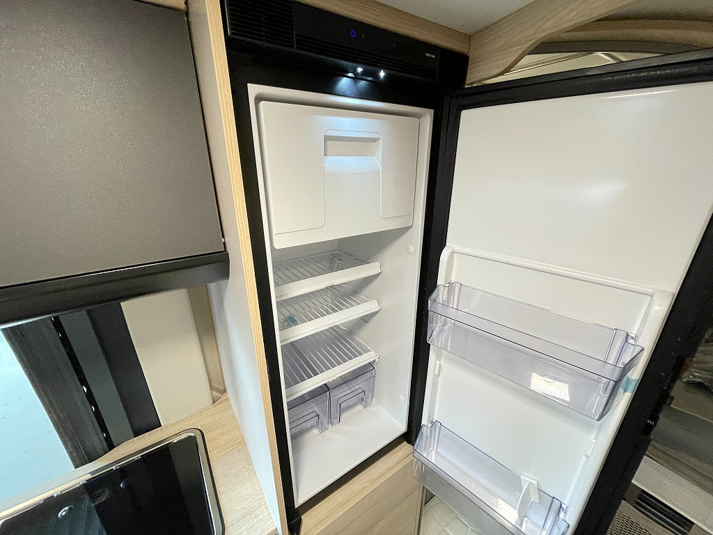 CHALLENGER F&S Edition / Solcell / Webasto / Litium / 5 bältad / Pop-Up - CHALLENGER