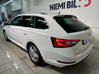 Skoda Superb Kombi 2.0 TDI 4x4 Style Drag Dvärm Kamera SoV