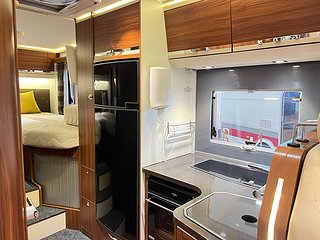 Husbil-halvintegrerad Adria MATRIX SUPREME M 687 SL 15 av 36