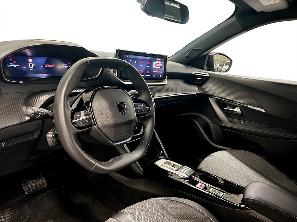 Bild på Peugeot 2008 Allure 1.2 PT 130hk B-KAMERA CARPLAY