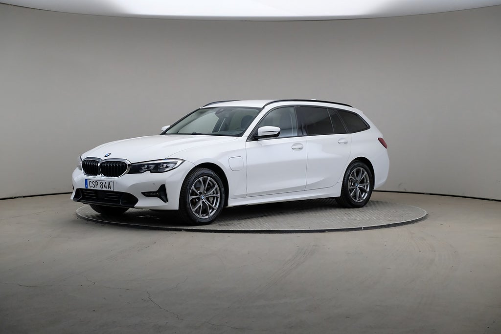 BMW 330e 3 292hk xDrive Connected Aut H/K Nav