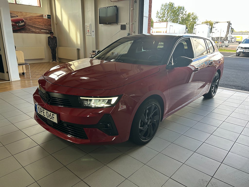 Opel Astra Sports Tourer 1.2 Turbo 130 GS Euro 6 Momsbil