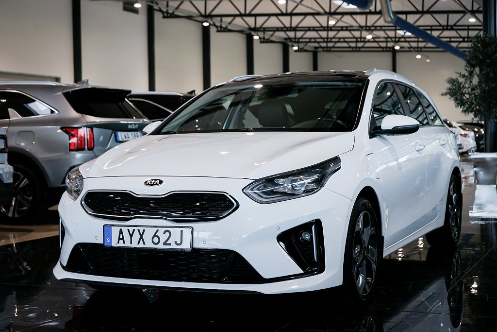 Kia Ceed Sportswagon Plug-in Hybrid DCT | Pano | Kamera | Skinn 
