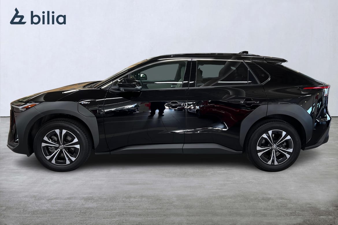 Toyota bZ4X Executive AWD-Nyservad 2024, bild 3/50