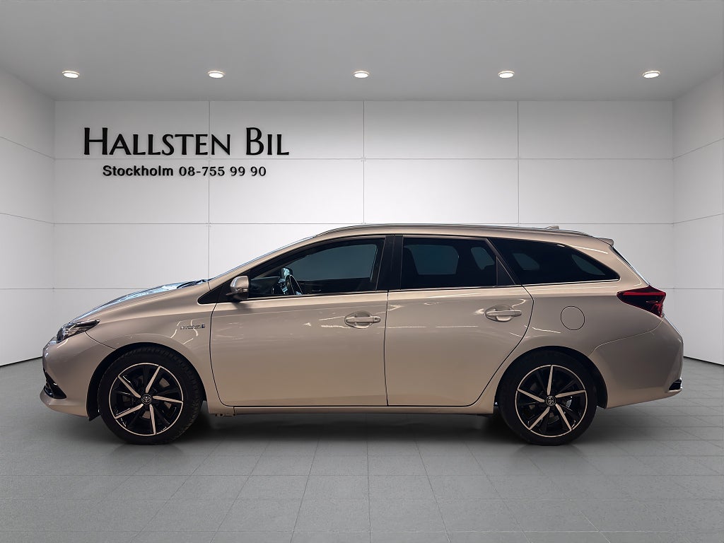 Toyota Auris Touring Sports Hybrid Aut Intense Edition Svensksåld