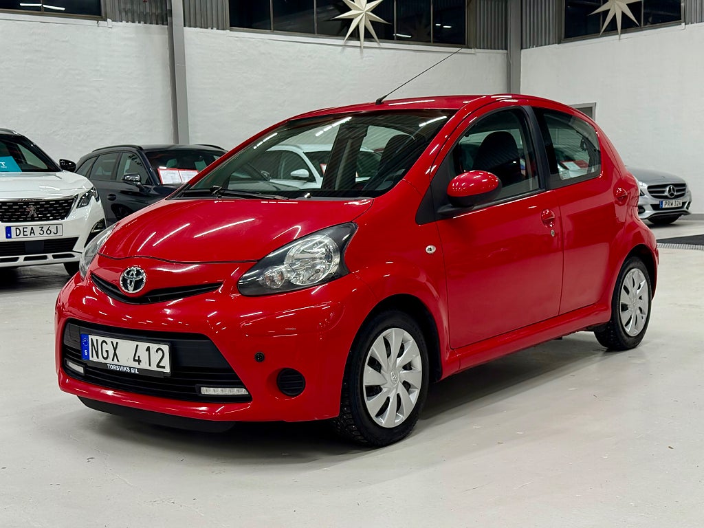 Toyota Aygo 5-dörrar 1.0 VVT-i 11700 Mil/ Värmare  - miniatyr 2