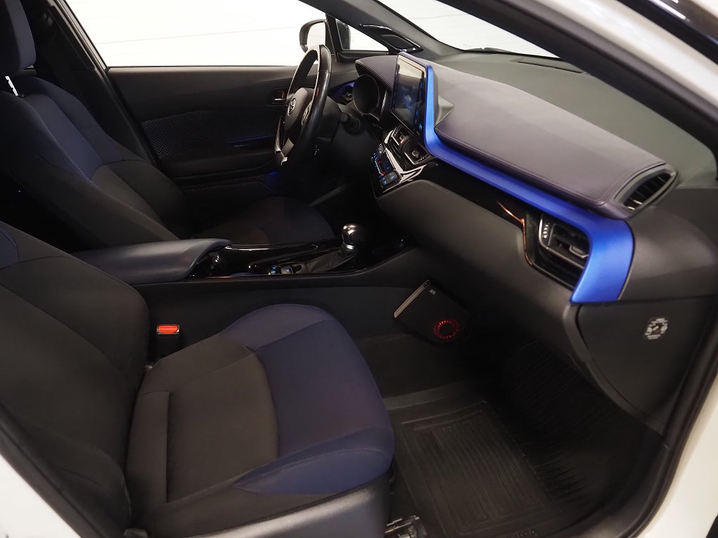 Toyota C-HR Hybrid 122hk CVT Style | Backkamera | 2017