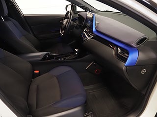 SUV Toyota C-HR 10 av 20