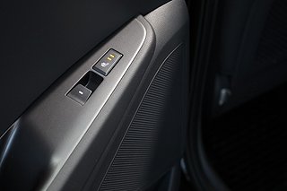 Halvkombi Hyundai IONIQ 20 av 25