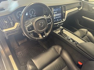 Volvo V60 T5 R-Design/M-värm/Navi/Pano/360°/Rattvärme/H&K