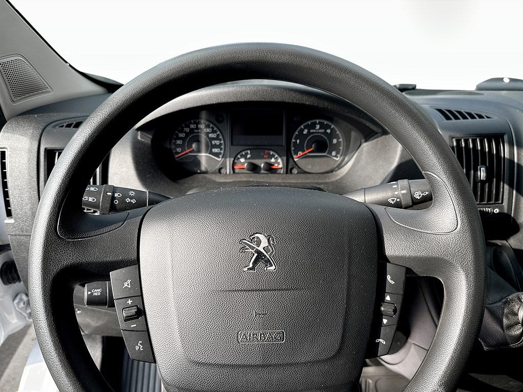 Bild på Peugeot Boxer PRO+ 335 2.2 BHDi 140hk L3H2 - DRAG, B-KAMERA