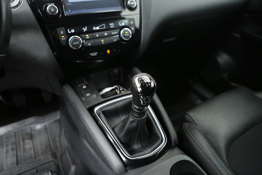Nissan Qashqai 1,2 DIG-T 115hk Navi 360° Kamera Dragkrok 2018