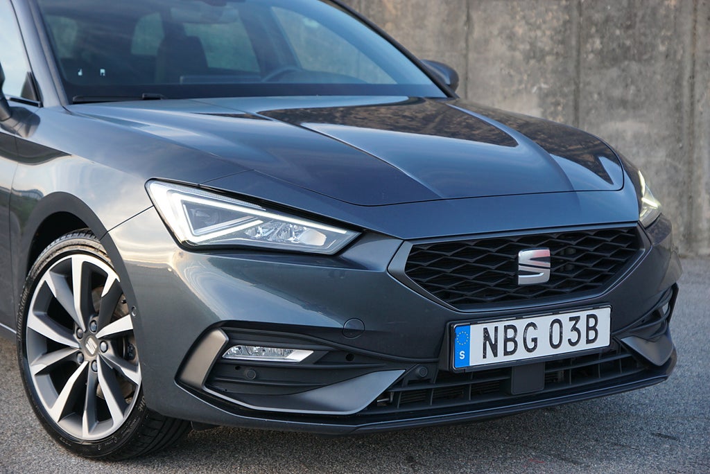 Seat Leon Sportstourer 1.5 eTSI FR Cockpit Drag B-Kamera