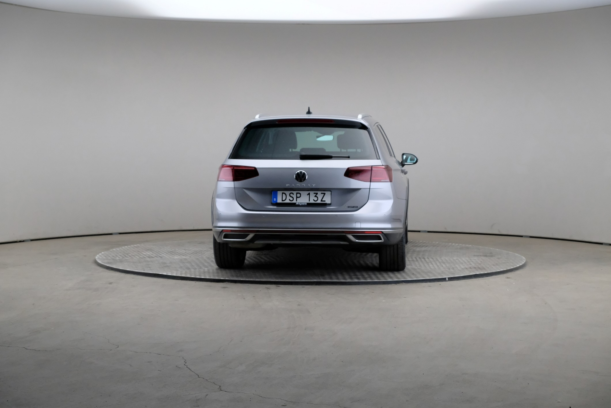 Volkswagen Passat 2023, bild 2/10