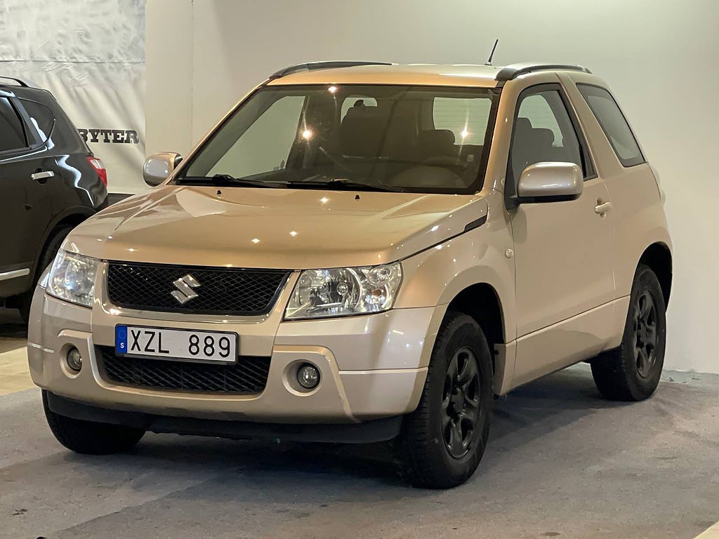 Suzuki Grand Vitara 3-DÖRRAR 1.6 DOHC 16V VVT 4WD DRAG NY BESIKTAD 