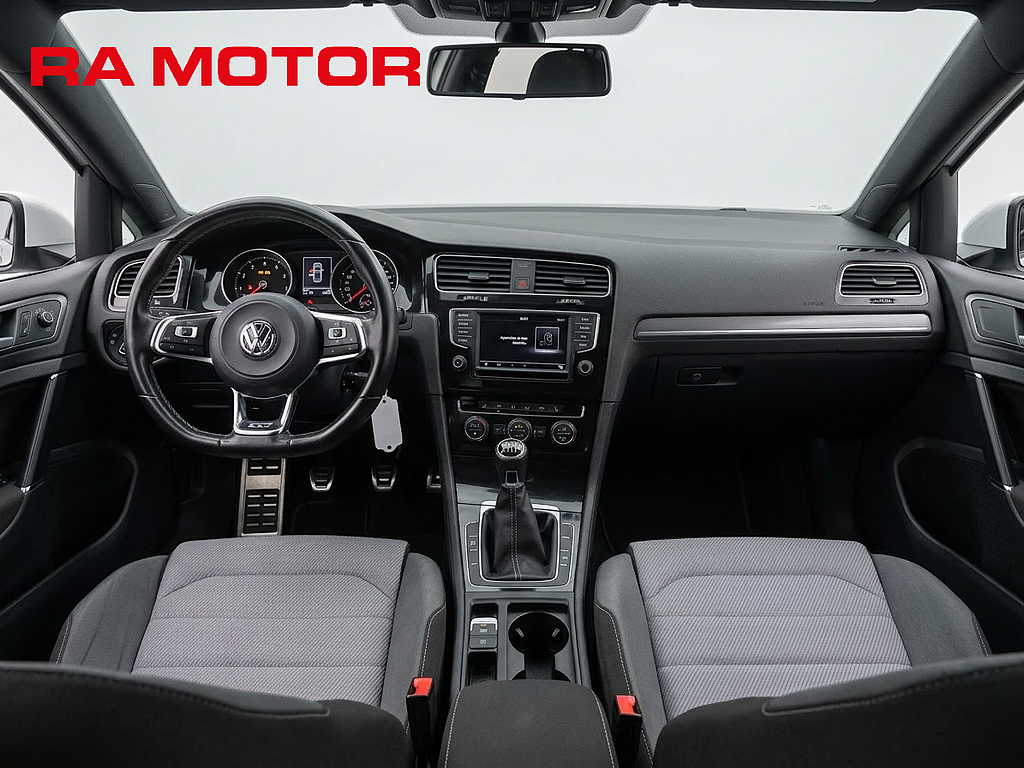 Volkswagen Golf 1.4 TSI 150hk R-Line | Drag | Kamera | Motorvärmare | 2017