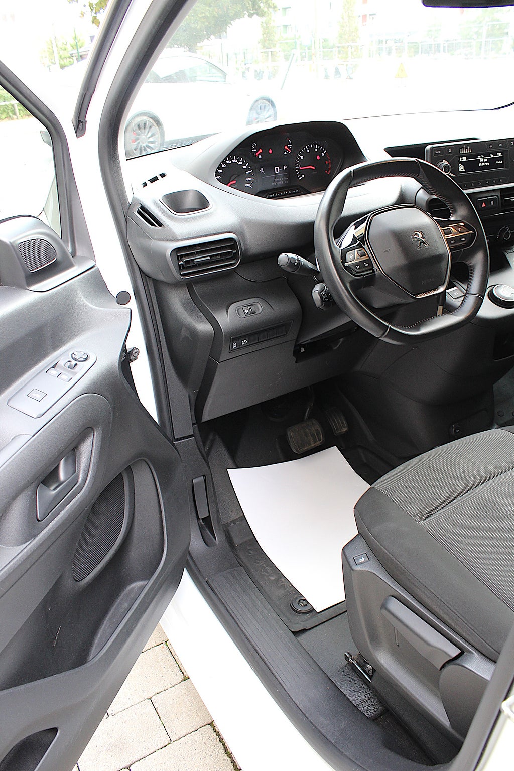 Peugeot Partner 2021 - miniatyr 17