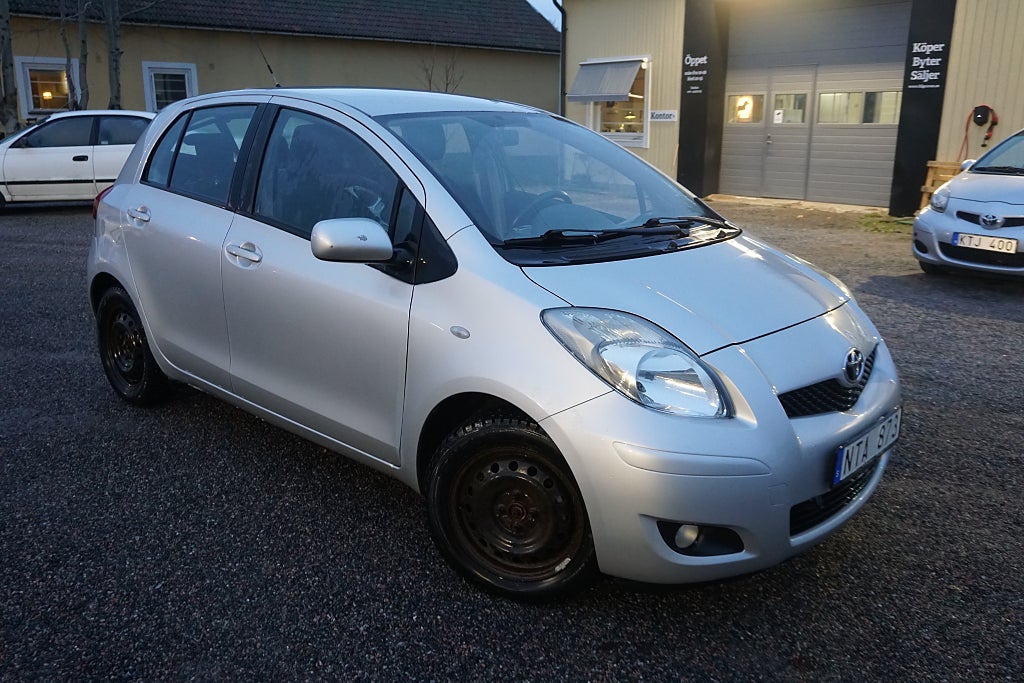 Toyota Yaris 5-dörrar 1.33 Dual VVT-i M-värmare