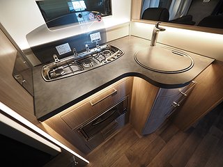 Husbil-halvintegrerad Kabe Travel Master Royal 780 LB 13 av 25