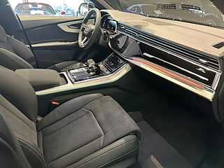 SUV Audi Q8 6 av 18