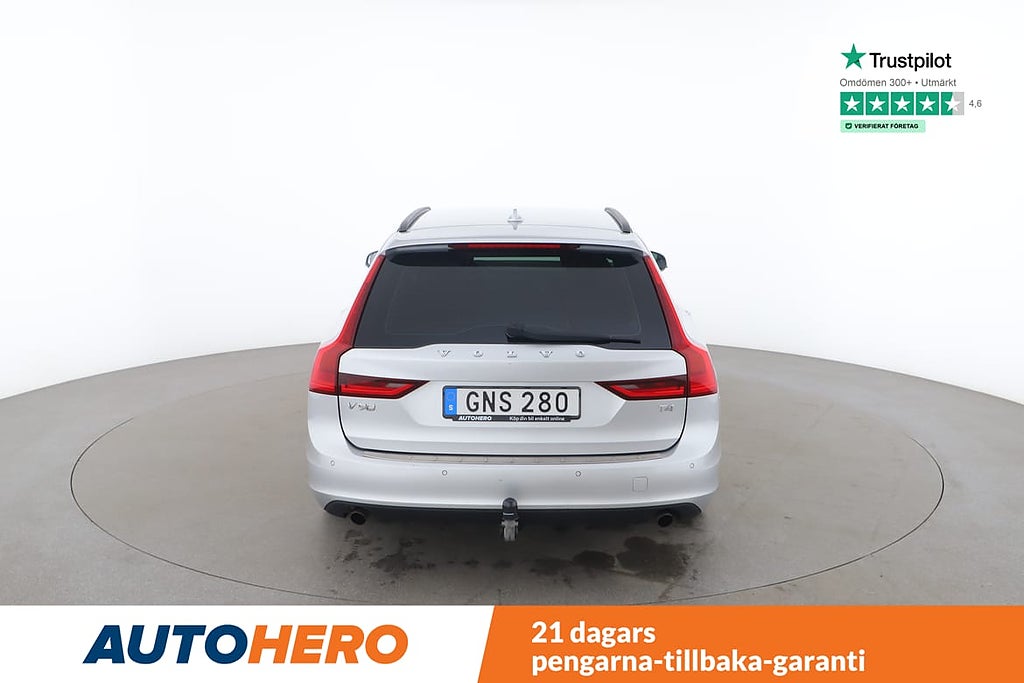 Volvo V90 T4 / Helljusassistans, CarPlay, Kurvljus, Cockpit