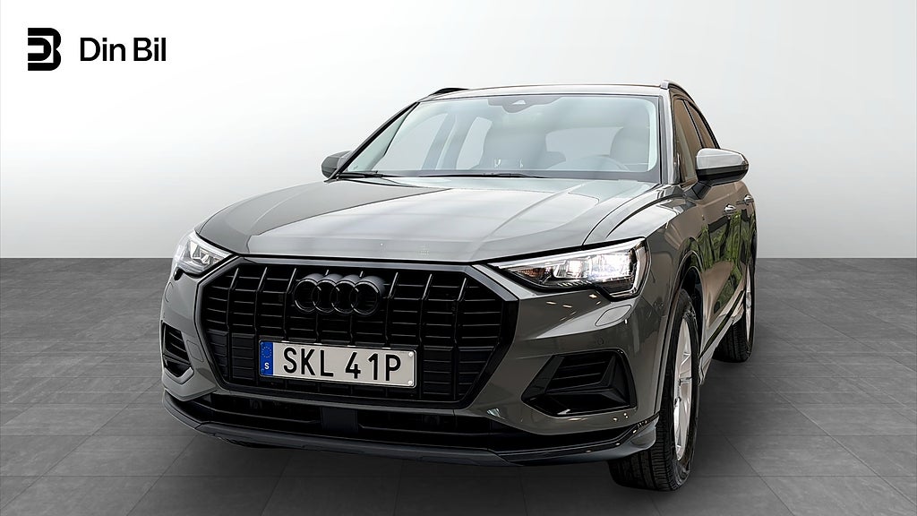 Audi Q3 35 TFSI 150HK Carplay Black Optik