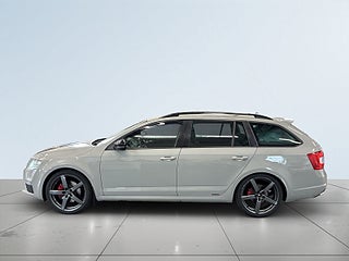 Skoda Octavia Kombi 2.0 TDI 4×4 RS S&V-hjul/Carplay/Drag/Canton/Skinn – bild 4