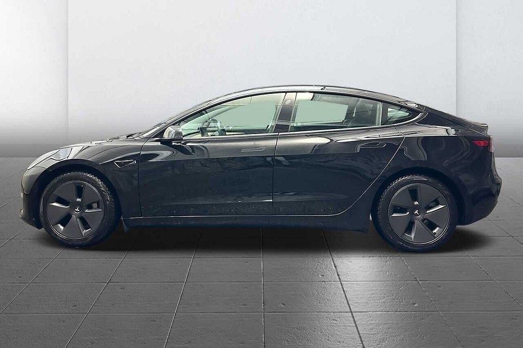Tesla Model 3 Long Range AWD Facelift Autopilot Pano Moms
