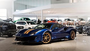 Ferrari 488 Pista har en V8-motor på 720 hästkrafter. 