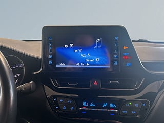 Toyota C-HR 1.2 Turbo AWD Active Mvärme Bkamera LED-ramp S&V-däck – bild 11
