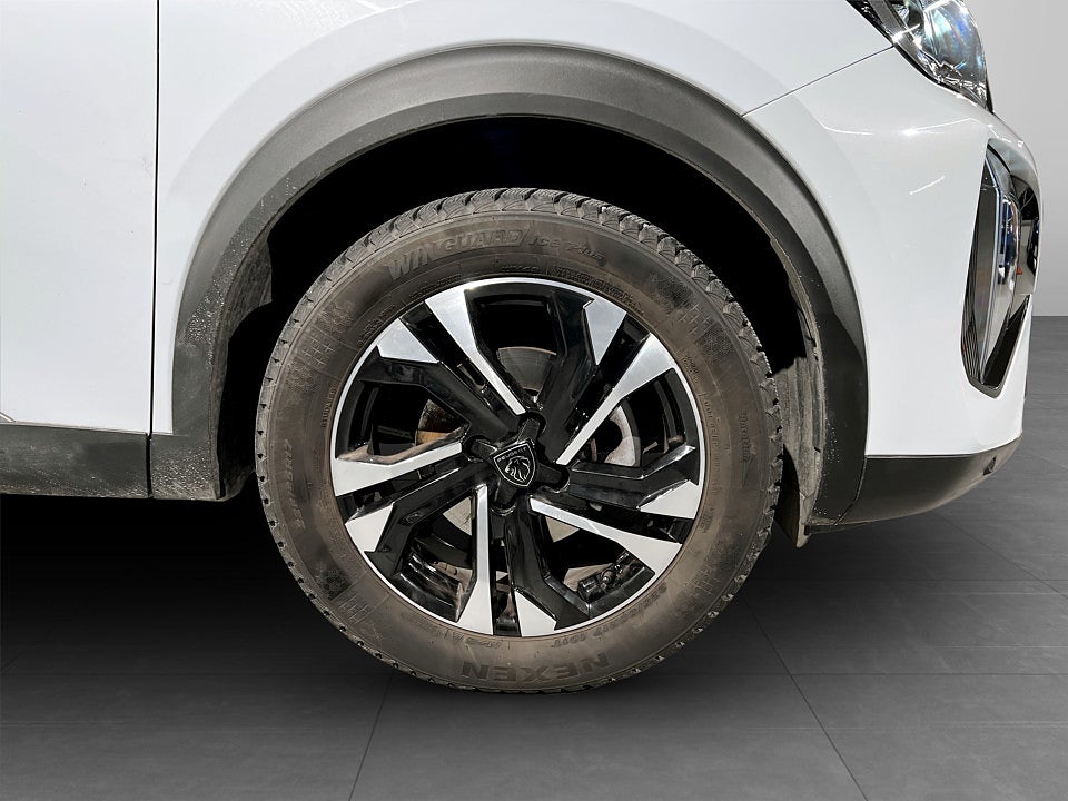 Bild på Peugeot 2008 Allure 1.2 PT CARPLAY P-SENSORER 130hk