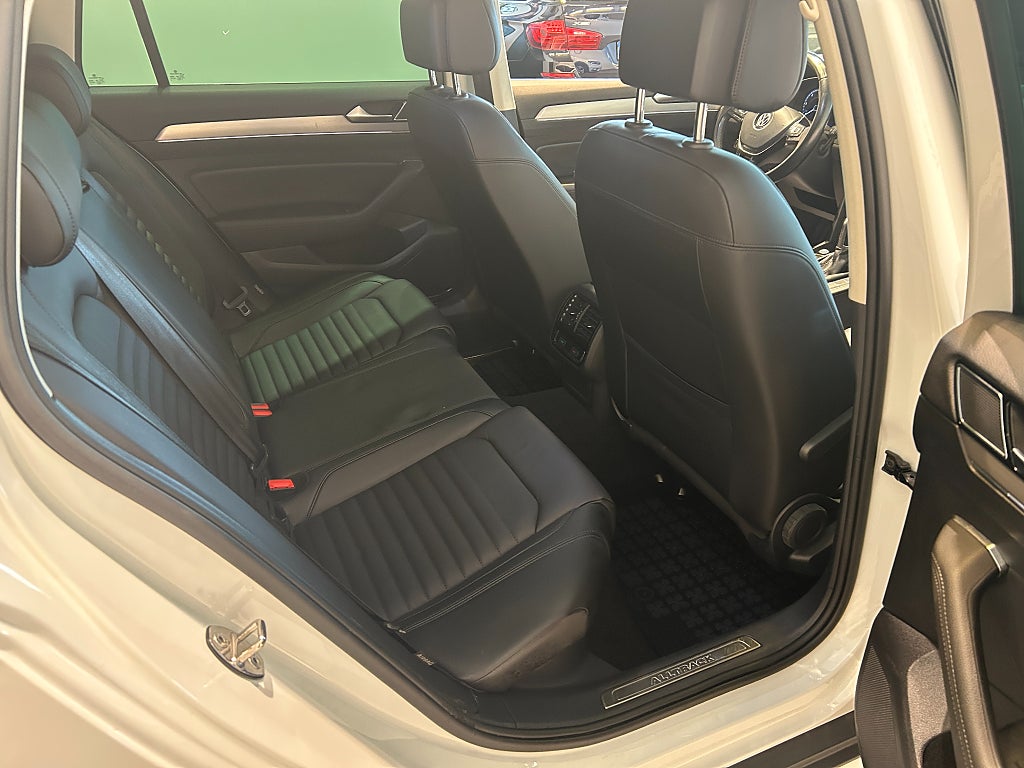 Volkswagen Passat Alltrack 2019 - miniatyr 8