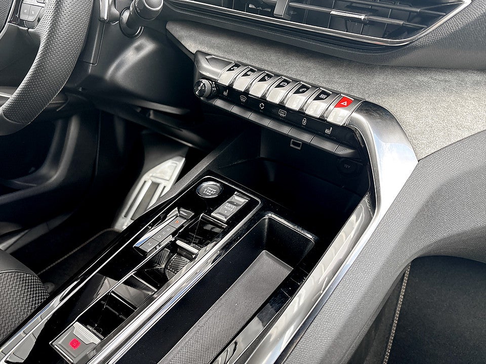 Bild på Peugeot 5008 GT 1.2 PT 130hk Aut 7-SITS B-KAMERA CARPLAY