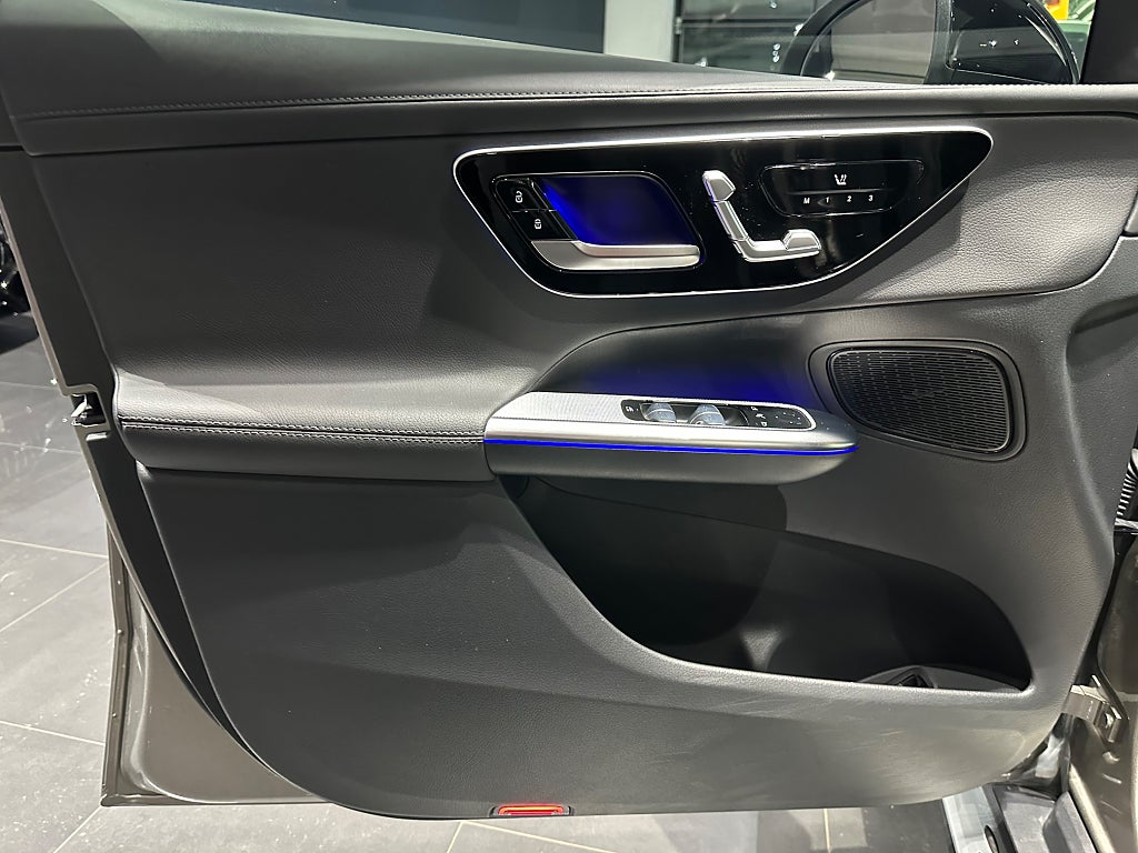 Mercedes-Benz GLC 300 de Coupé 4MATIC AMG Premium Värmare 20 tum Moms - bild 12