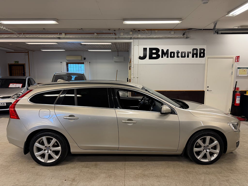 Volvo V60 D4 AWD Geartronic Momentum/DRAG/ VOC