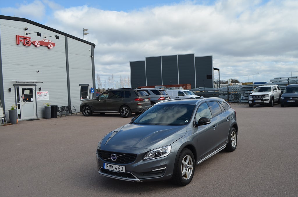 Volvo V60 Cross Country D4 AWD Summum 190 hk Navi Kamera Drag Euro 6