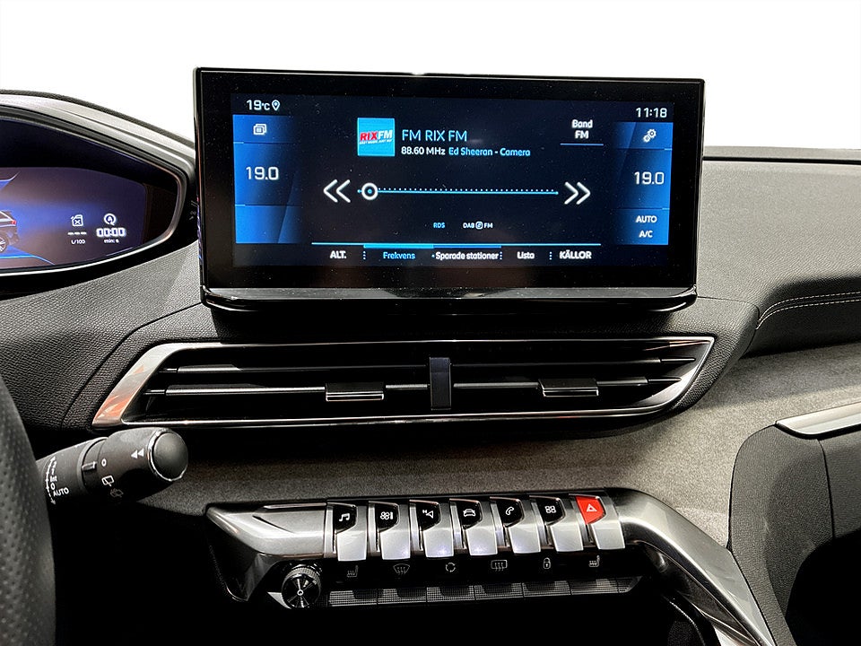 Bild på Peugeot 5008 GT 1.2 PT 130hk Aut 7-SITS B-KAMERA CARPLAY