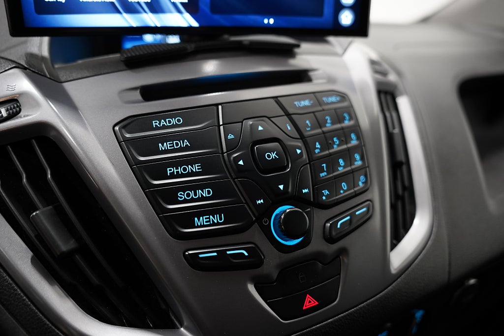 Ford Transit Custom L2 340 2.0 TDCi 170hk D-värmare Drag P-sens Carpl